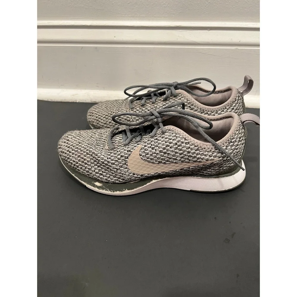 Nike Sneaker Boys Dualtone Racer GS Kids 3.5Y Gray Running Shoes Play Softknit